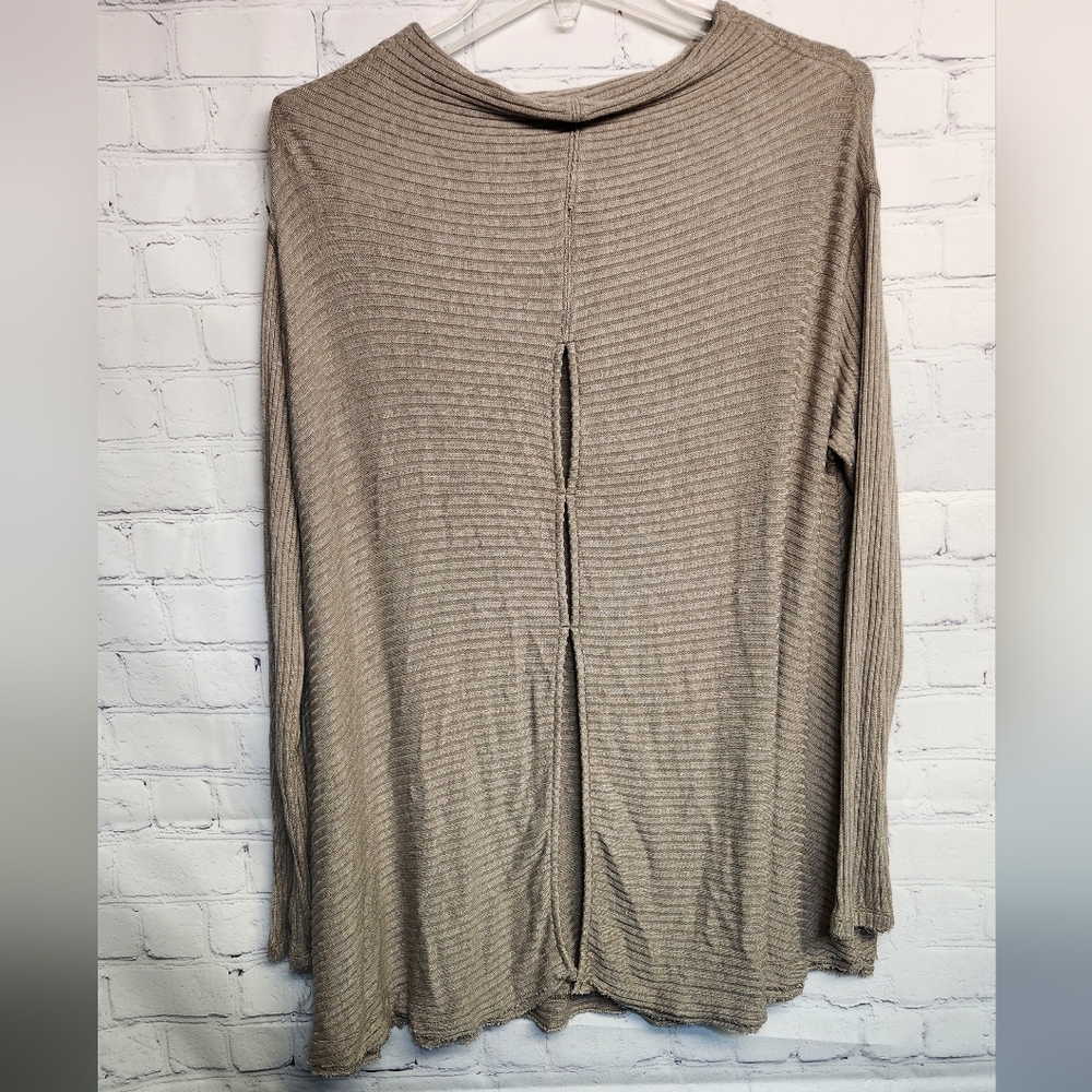 We The Free/ Ribbed Split Back Top - image 4